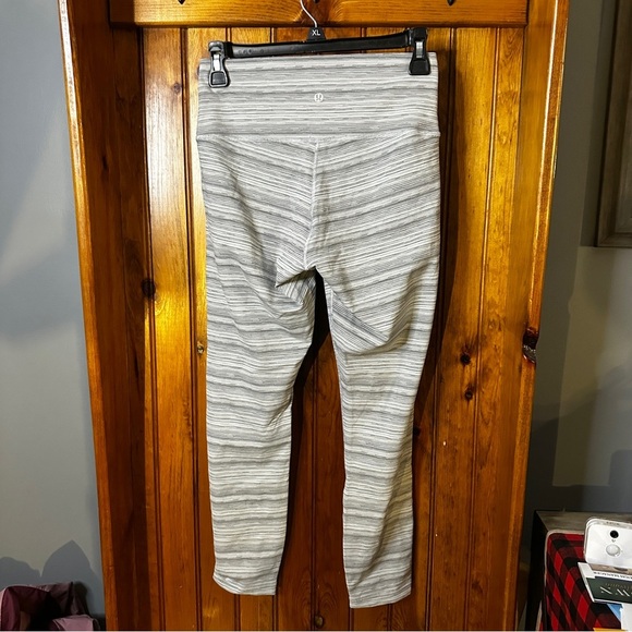 Lululemon High Times *Luxtreme‎ cyber stripe white silver fox size 10 - Picture 5 of 6